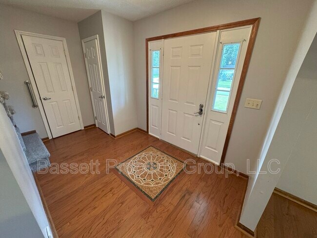 Building Photo - 123 Trestlewood Dr