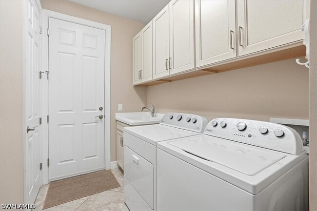 Building Photo - 5769 Mayflower Way