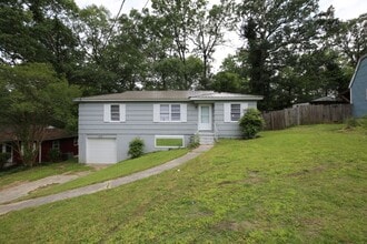 Building Photo - Stylish, Spacious & Updated – Don’t Miss T...