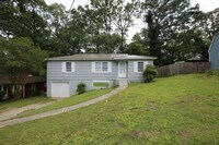 Building Photo - Stylish, Spacious & Updated – Don’t Miss T...