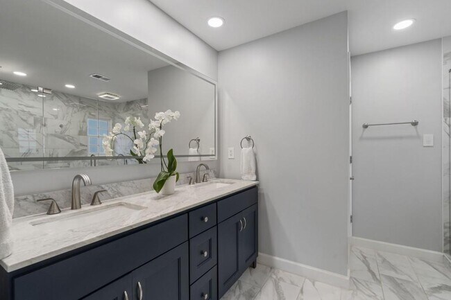 Building Photo - 97 Huntington Rd NE