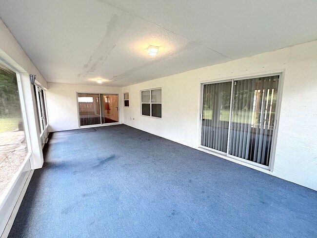 Building Photo - 106 Point of Woods Dr