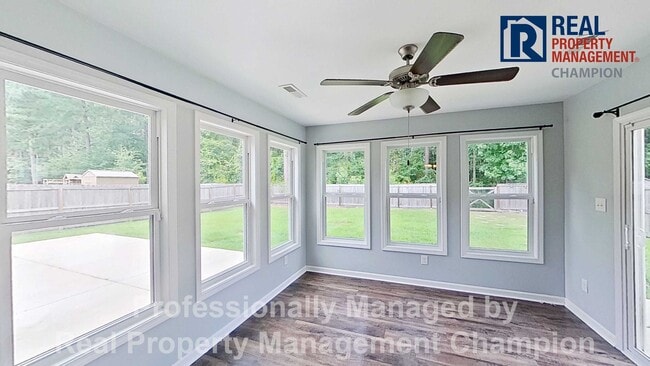 Building Photo - Perfect 3 BD 2 BA Home Just Minutes from MCAS Cherry Point