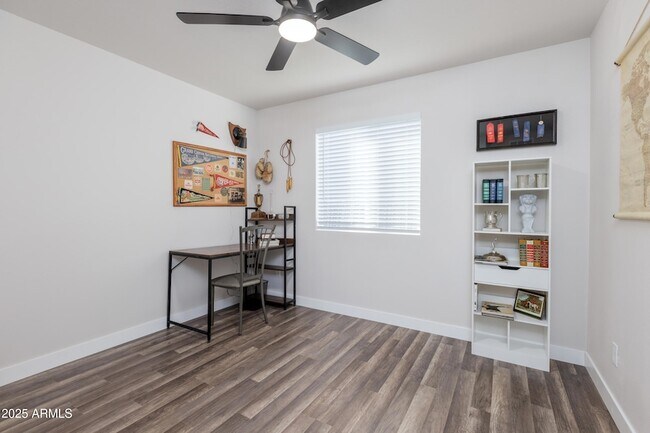 Building Photo - 2936 W Michelle Dr