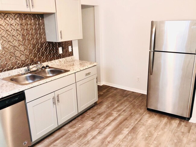 Building Photo - Delaware Duplex