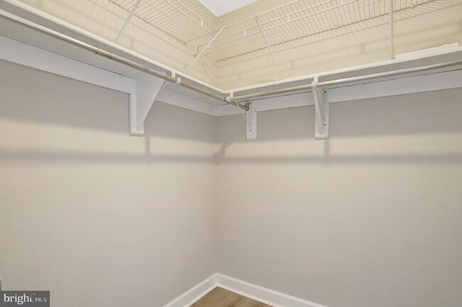 Building Photo - 4600 S Four Mile Run Dr