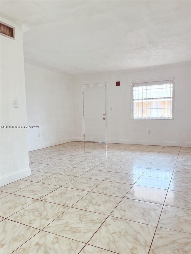 Building Photo - 3800 SW 102nd Ave