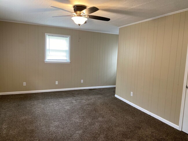 Building Photo - 120 Glass St