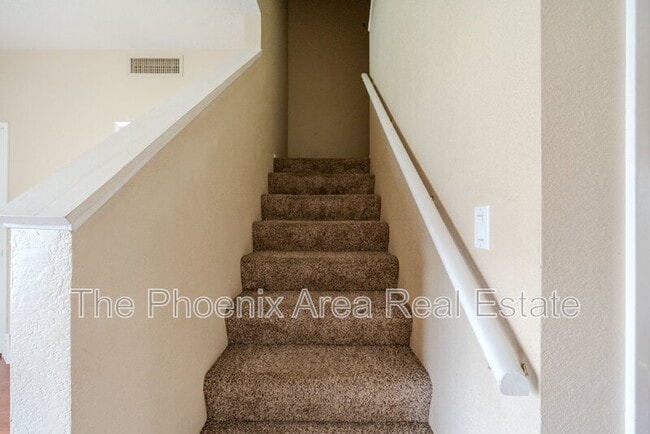 Building Photo - 2985 N Oregon St