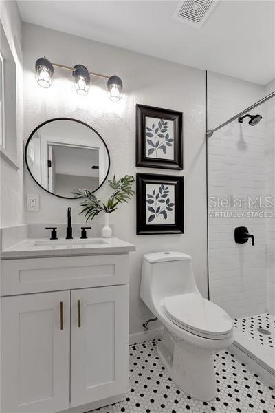 Building Photo - 6660 17th Ln N