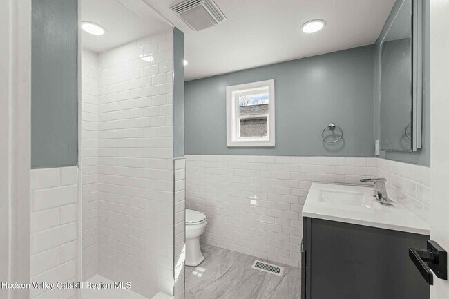 Building Photo - 2961 Cottage Pl