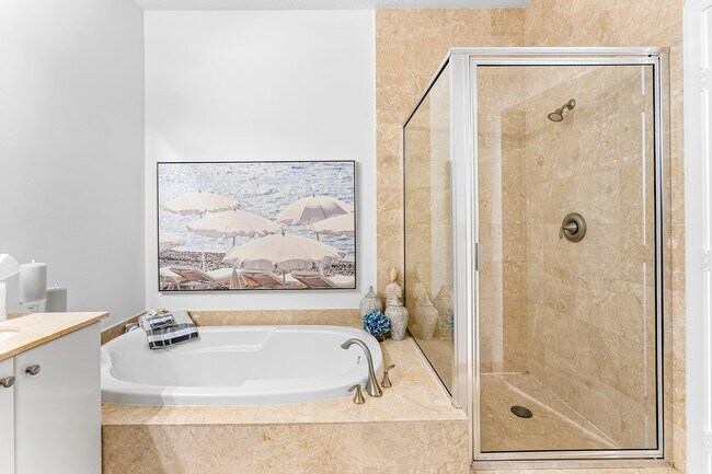 Building Photo - 701 S Olive Ave