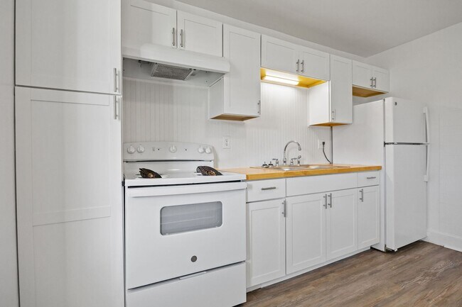 Building Photo - Duplex