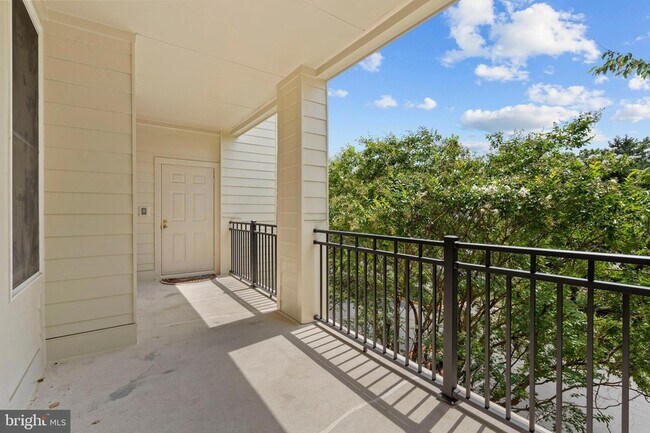 Building Photo - 1344C Garden Wall Cir