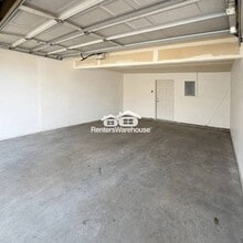 Building Photo - 400 Horizon Dr SE