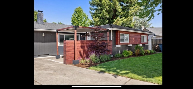 Building Photo - 746 Hemlock Ct