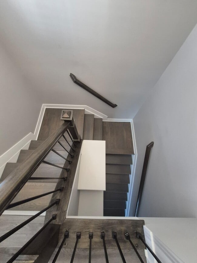 Building Photo - 344 Eastview Ct