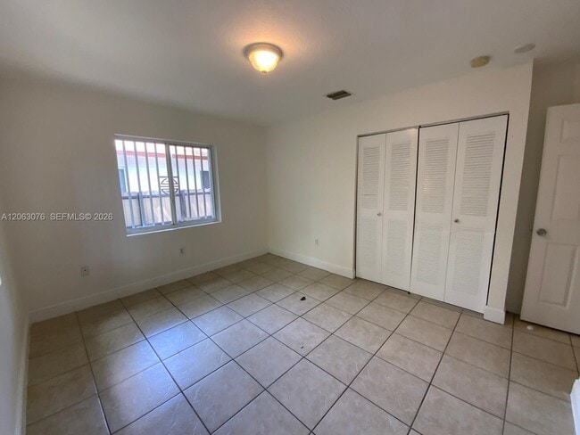 Building Photo - 3342 NW 9th Ave