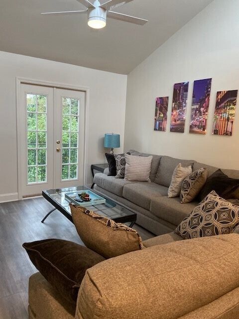 living area w/balcony - 1765 Coliseum St