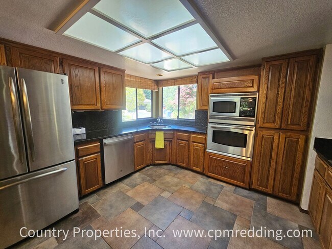 Building Photo - Stunning House with a Pool in West Redding Coming Available in August!