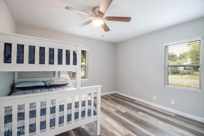 Building Photo - 226 Milray Ln