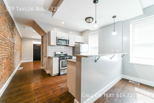 Building Photo - 329 Taylor Ave