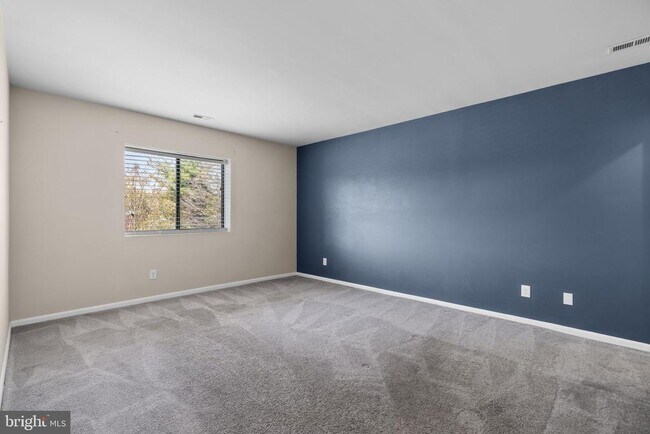 Building Photo - 6 Mullingar Ct