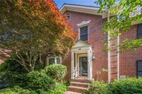 Building Photo - 32 Huntington Pl Dr