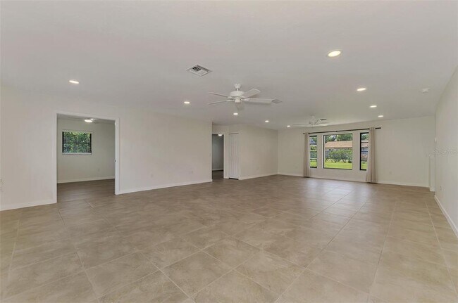 Building Photo - 2340 Palmetto St