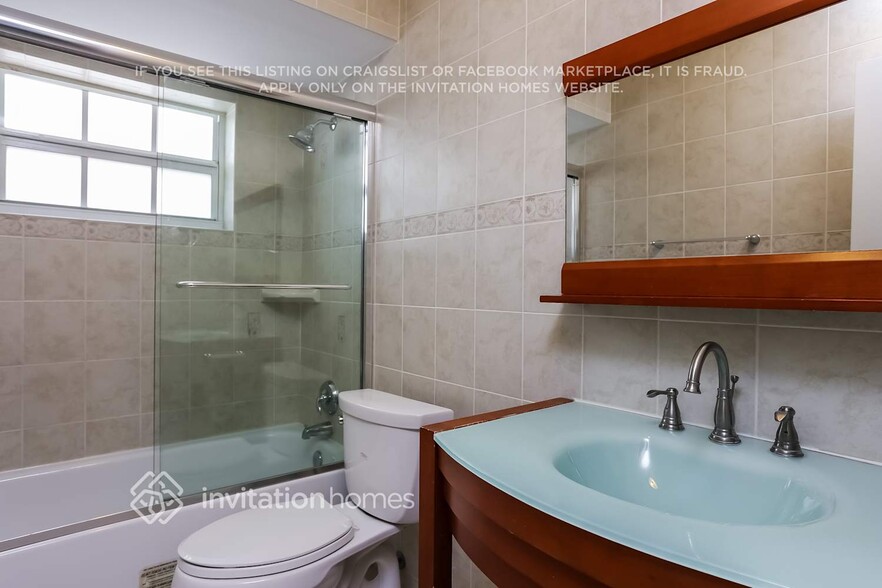 Building Photo - 835 NW 7th St