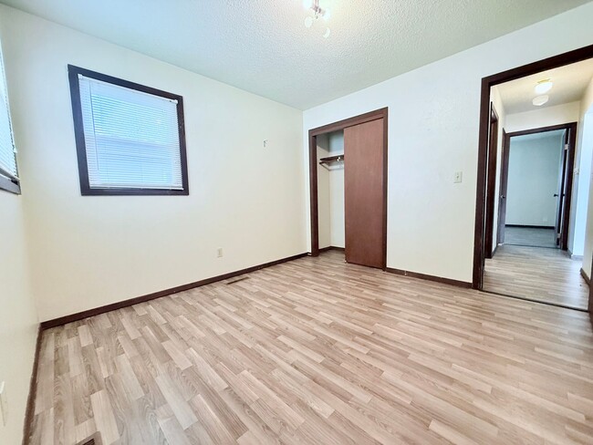 Building Photo - 204-206 Elm Street