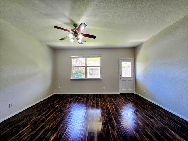 Building Photo - 6139 Sierra Springs Ln