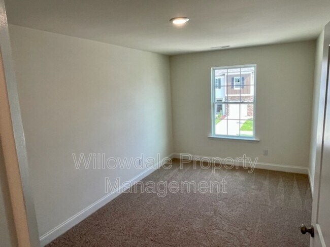 Building Photo - 737 Rdg Clf Ln