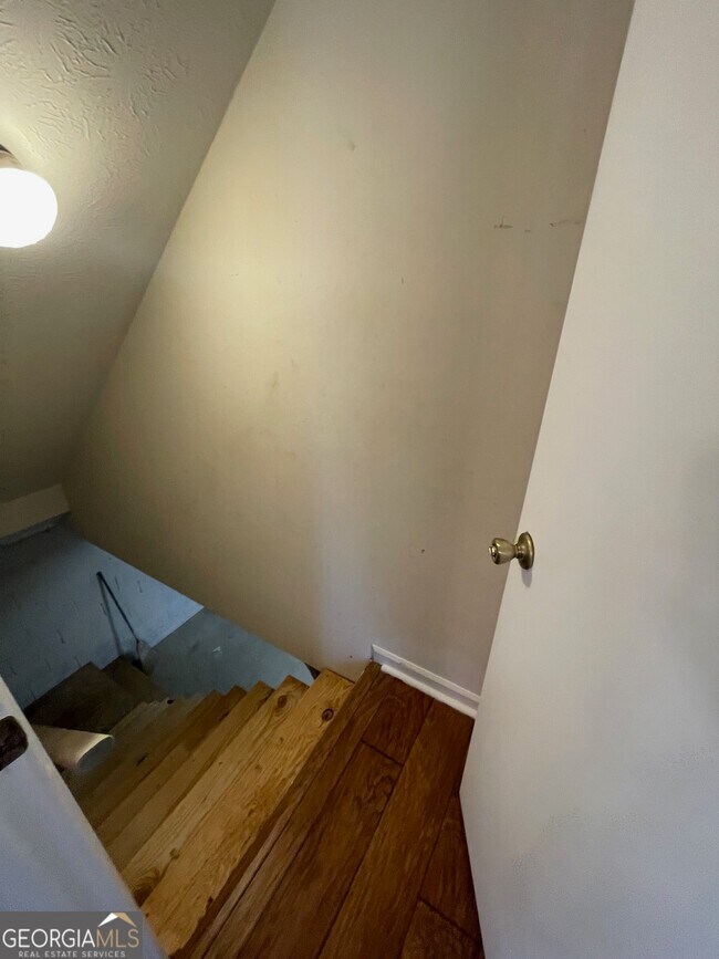 Building Photo - 121 Chipley Creek Dr