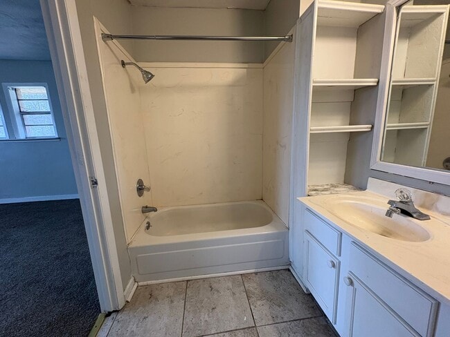 Building Photo - 3 Bed/2 Bath Home in Brandon