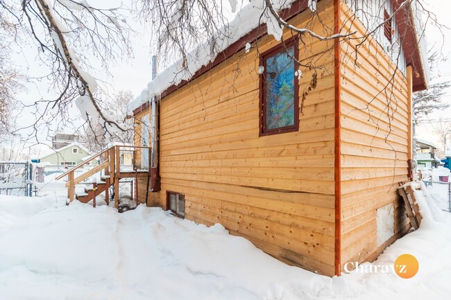 Building Photo - Cozy 2 Bedroom, 1.5 Bath, With a great Loc...