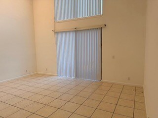 Living Room 15 ft Ceilings - 7473 Champagne Pl