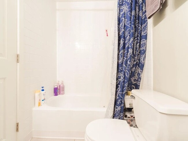 Building Photo - First Hill/Central District Townhome