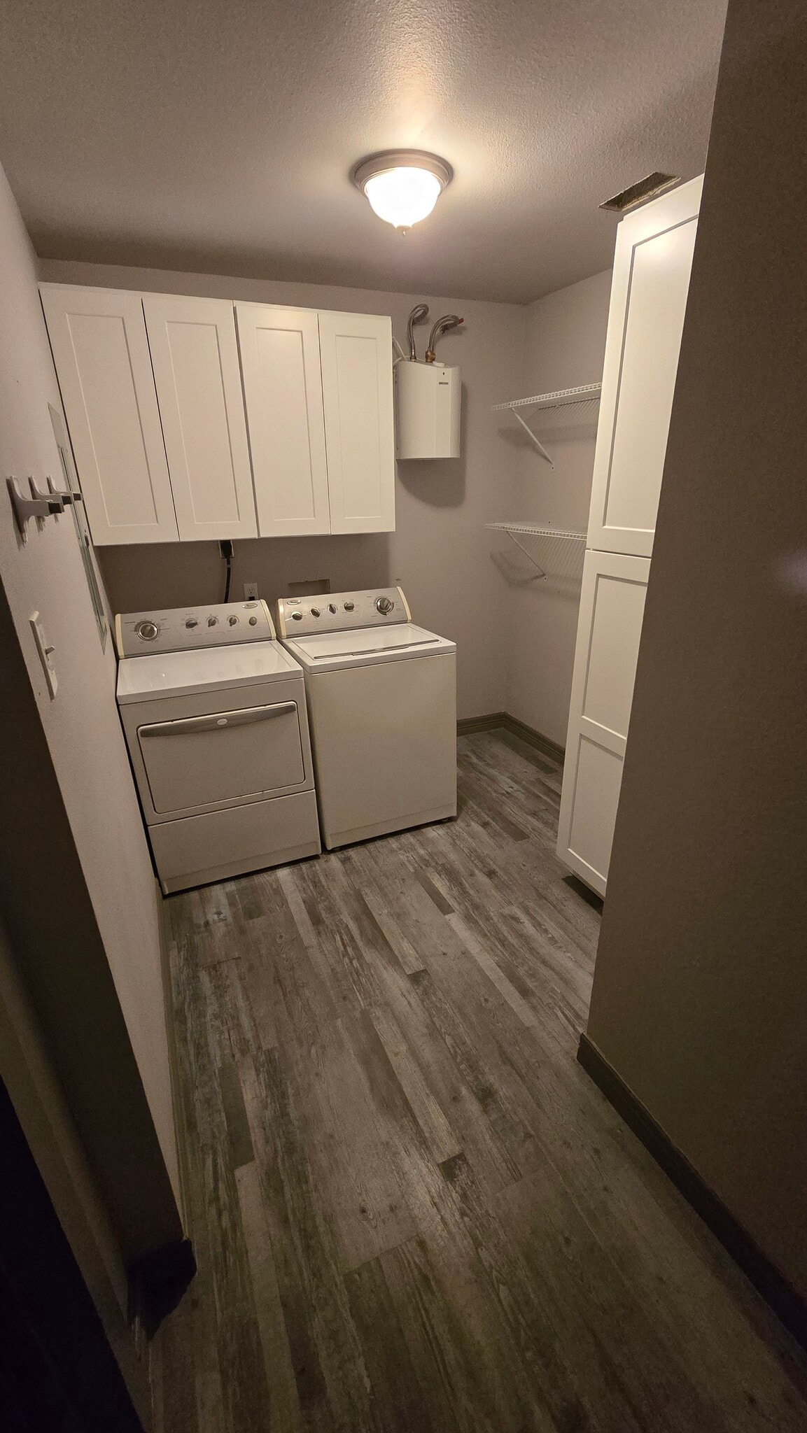 Building Photo - 10190 Doolittle Dr