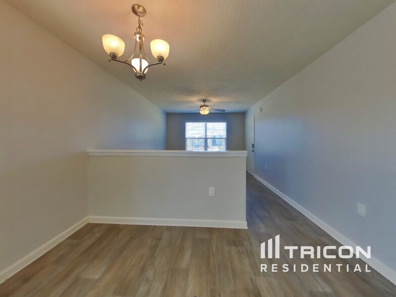 Building Photo - 1809 Daniel Ct