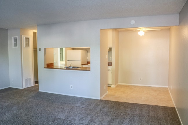 Primary Photo - Polynesian Apartments