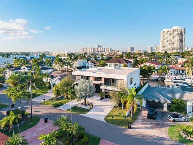 Building Photo - 3367 NE 168th St