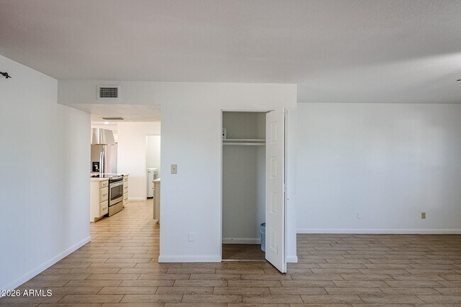 Building Photo - 8333 E Orange Blossom Ln
