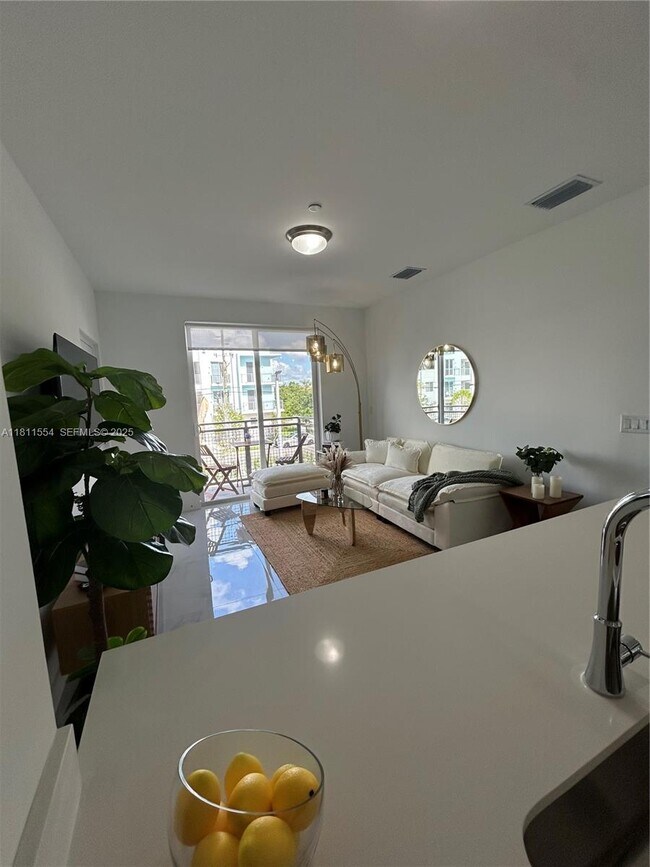 Building Photo - 1010 SW 69th Ave