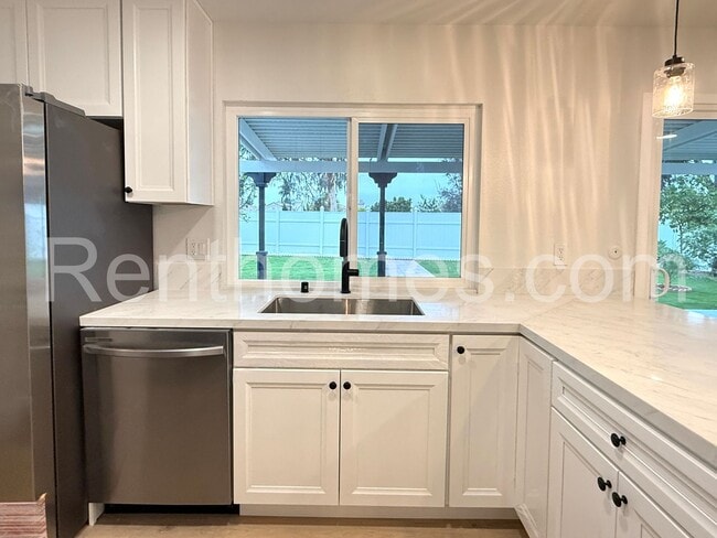 Building Photo - 9342 Twin Mountain Cir