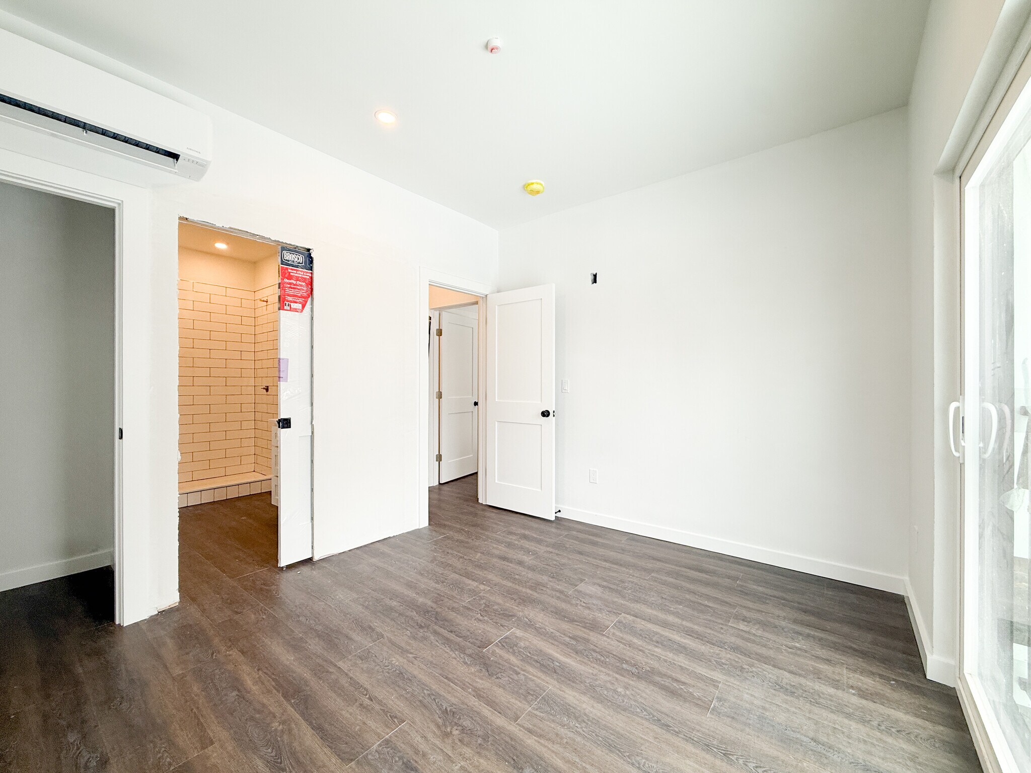 Building Photo - 67 Perrin St