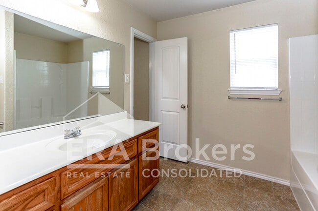 Building Photo - 3509 Lorena Dr