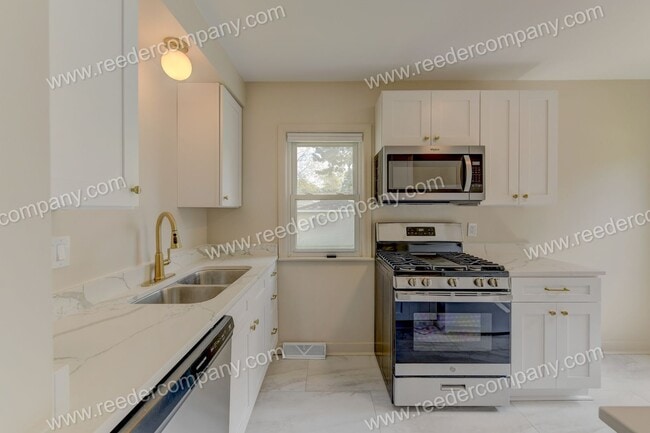 Building Photo - Completely remodeled 3 bedroom 1.5 bathroom house in Hammond
