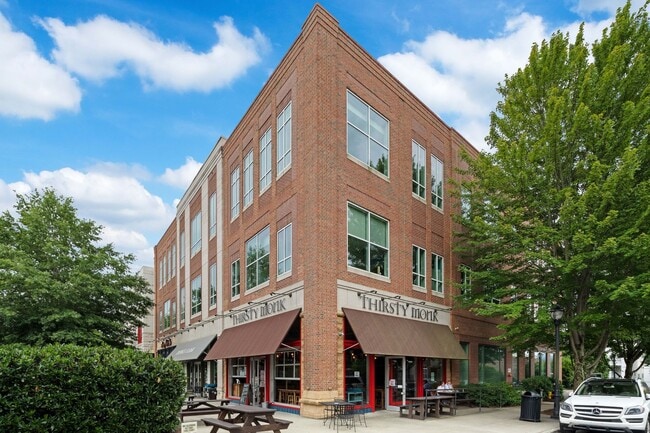 Building Photo - Biltmore Park Townhouse
