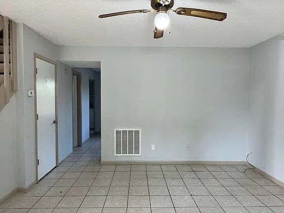 Building Photo - 1661 Forest Dr